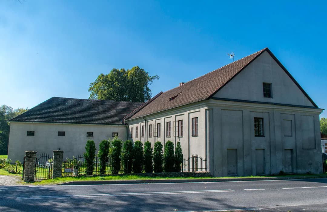 Zamek w Dzięgielowie: odkryj fascynującą historię i atrakcje turystyczne