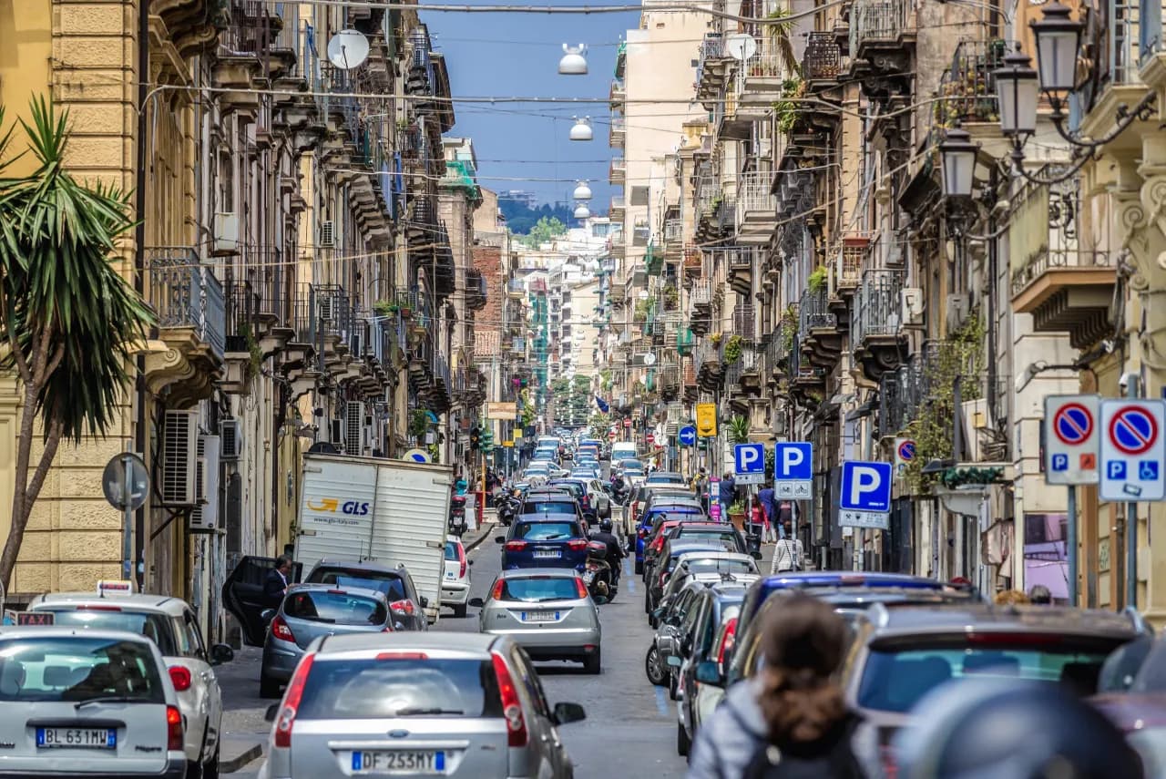 Katania czy jest bezpiecznie? Co musisz wiedzieć przed podróżą Katania czy jest bezpiecznie? Co musisz wiedzieć przed podróżą