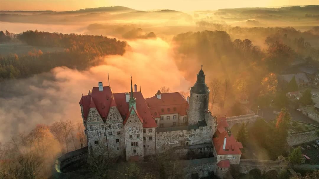 Najpiękniejsze zamki w Polsce do zwiedzania – historia i atrakcje